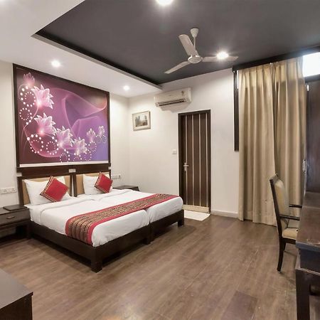 Oyo 9841 The Vivir 1 Hotell Noida Eksteriør bilde
