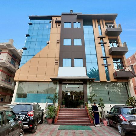 Oyo 9841 The Vivir 1 Hotell Noida Eksteriør bilde