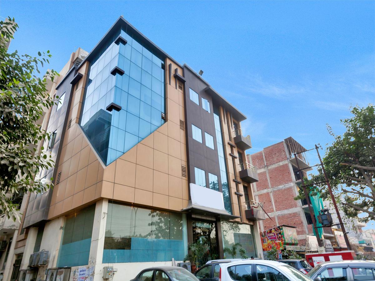 Oyo 9841 The Vivir 1 Hotell Noida Eksteriør bilde