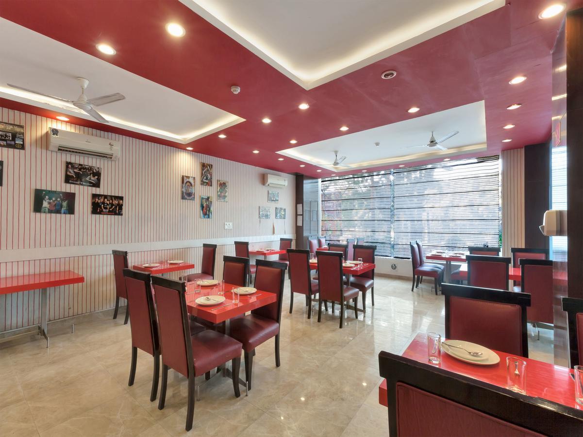Oyo 9841 The Vivir 1 Hotell Noida Eksteriør bilde
