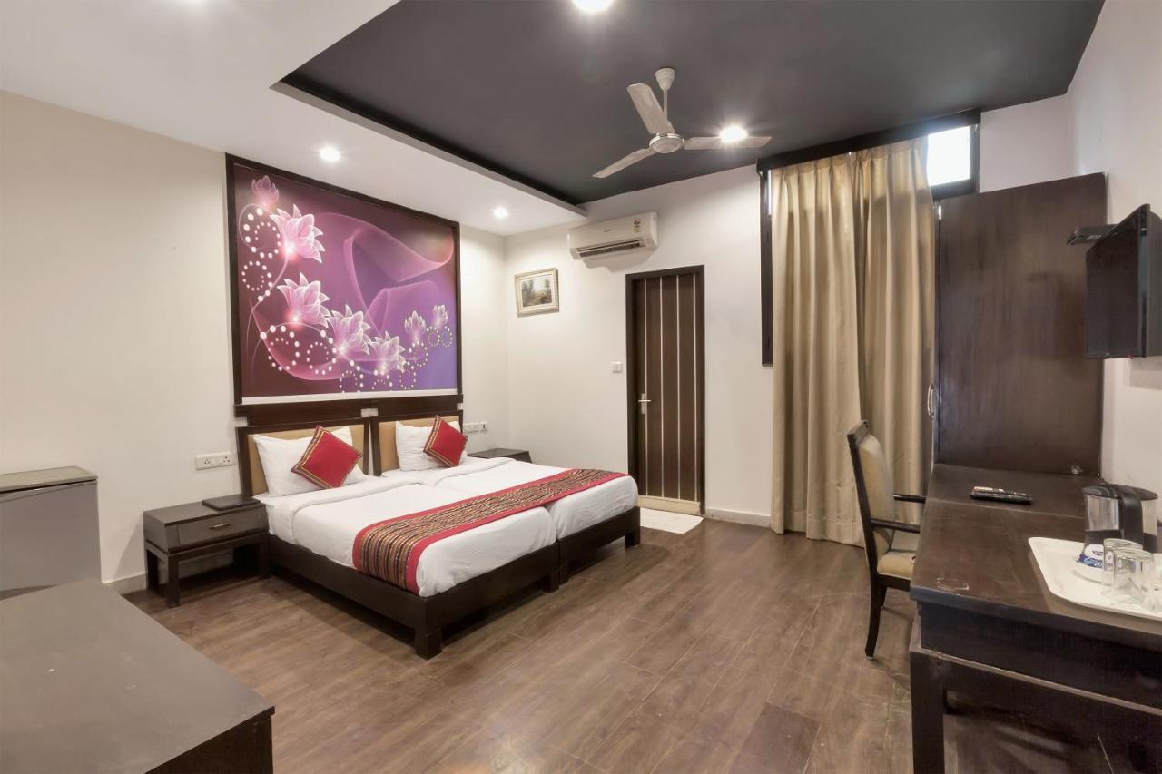 Oyo 9841 The Vivir 1 Hotell Noida Eksteriør bilde