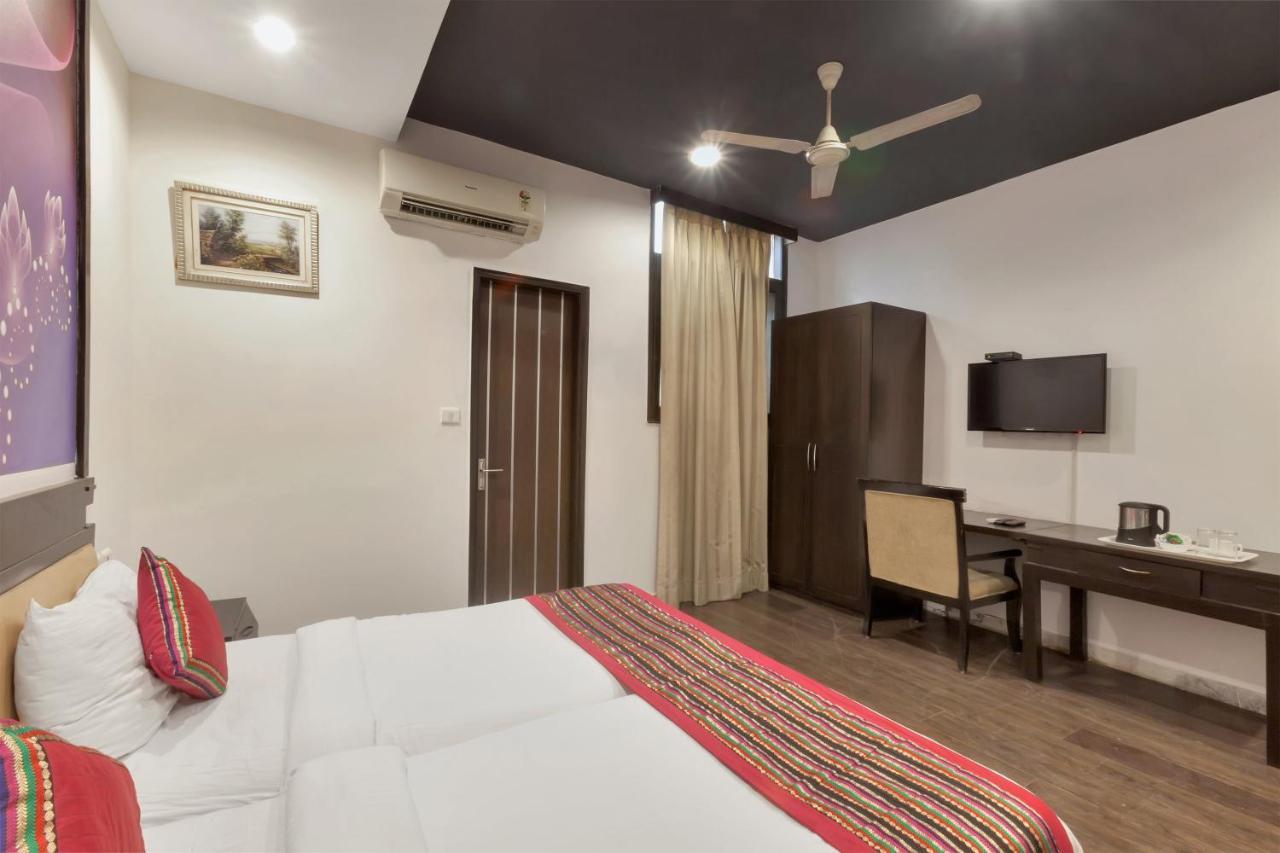 Oyo 9841 The Vivir 1 Hotell Noida Eksteriør bilde