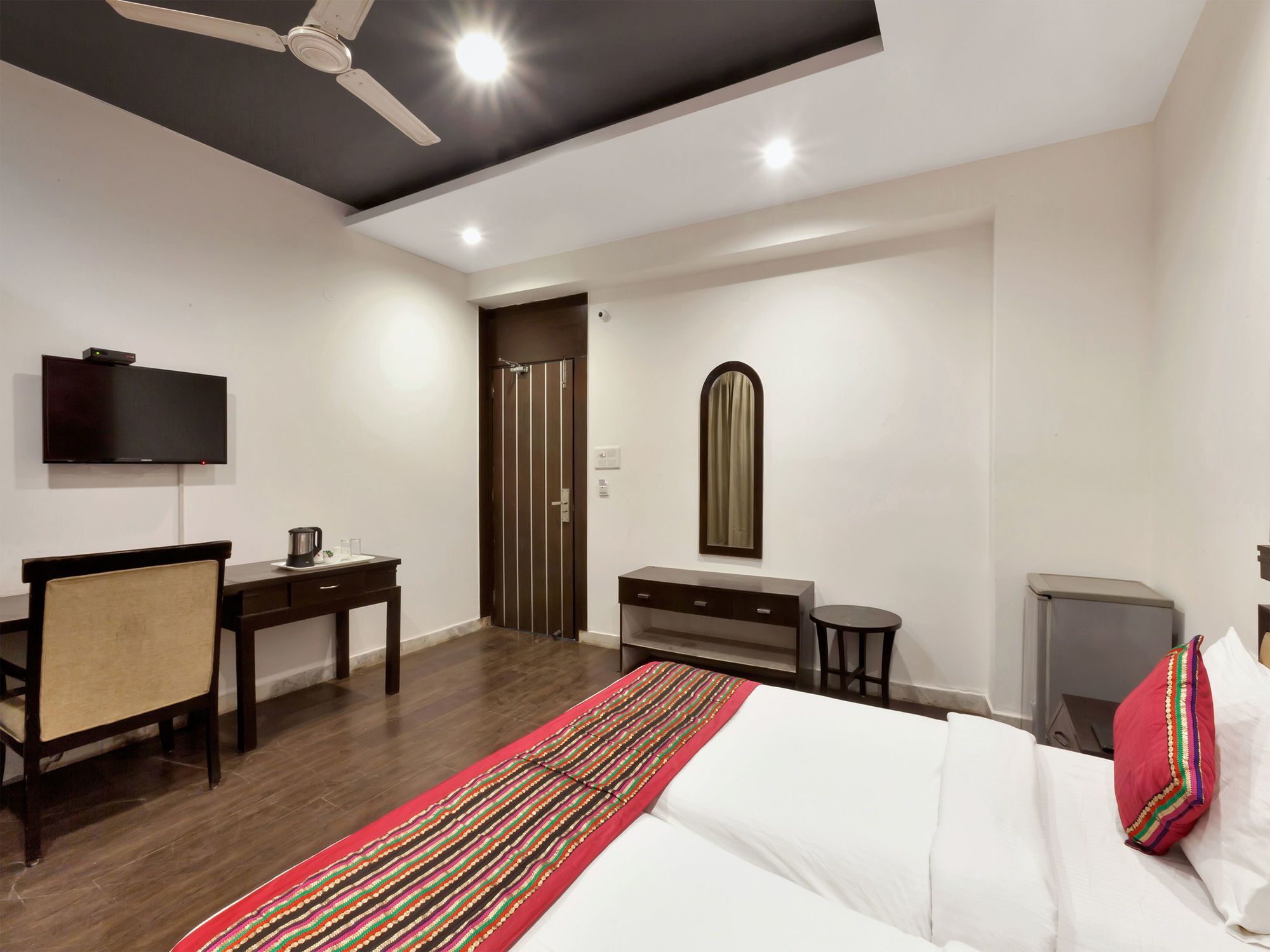 Oyo 9841 The Vivir 1 Hotell Noida Eksteriør bilde