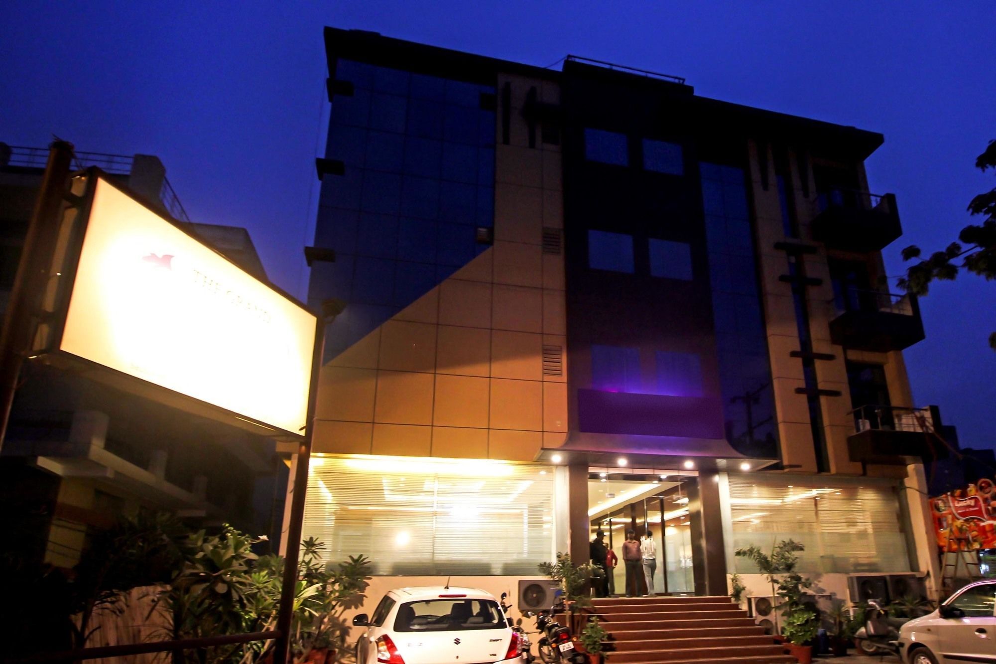 Oyo 9841 The Vivir 1 Hotell Noida Eksteriør bilde
