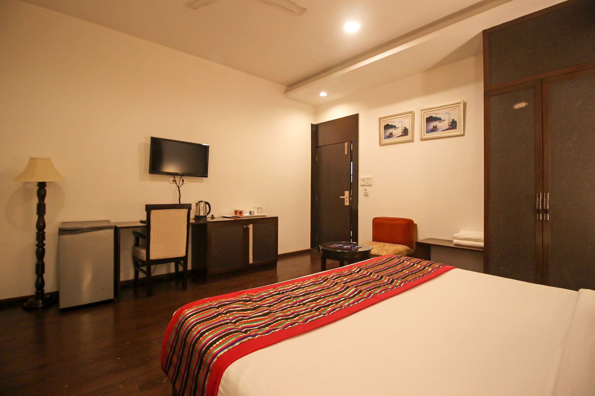 Oyo 9841 The Vivir 1 Hotell Noida Eksteriør bilde