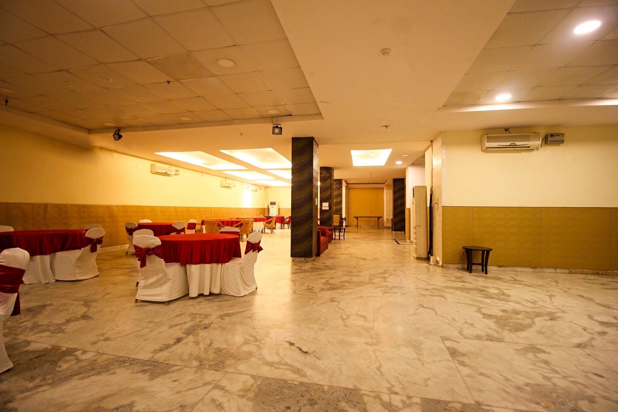 Oyo 9841 The Vivir 1 Hotell Noida Eksteriør bilde